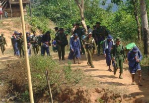 ေပၚတာအျဖစ္ ခုိင္းေစခံရသူမ်ား (၂၀၁၁ ခုႏွစ္ ဇန္န၀ါရီ၊ ကရင္ျပည္နယ္အတြင္းတေနရာ) 