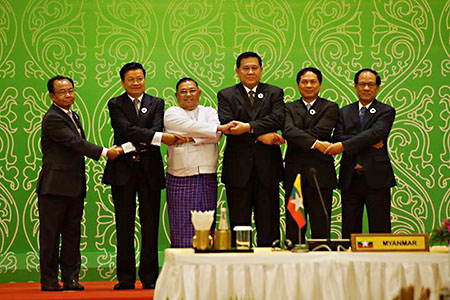 ဓာတ္ပုံ - MOI