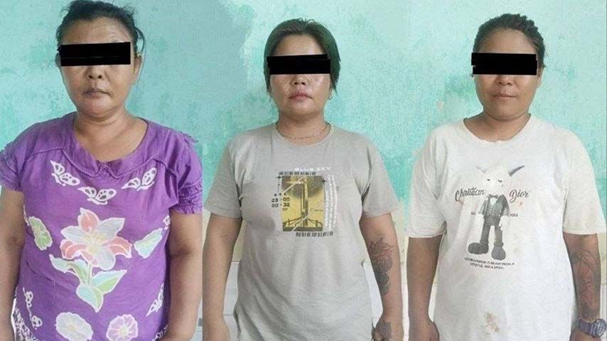 မြောက်ဦးတွင် KTV ဖွင့်ပြီး လူကုန်ကူးမှုဖြင့်ဖမ်းဆီးခံရသည့် အမျိုးသမီး ၃ ဦး။ (Photo: အာရက္ခမူခင်းနှင့် ဆက်စပ်ထုတ်ပြန်ရေး)