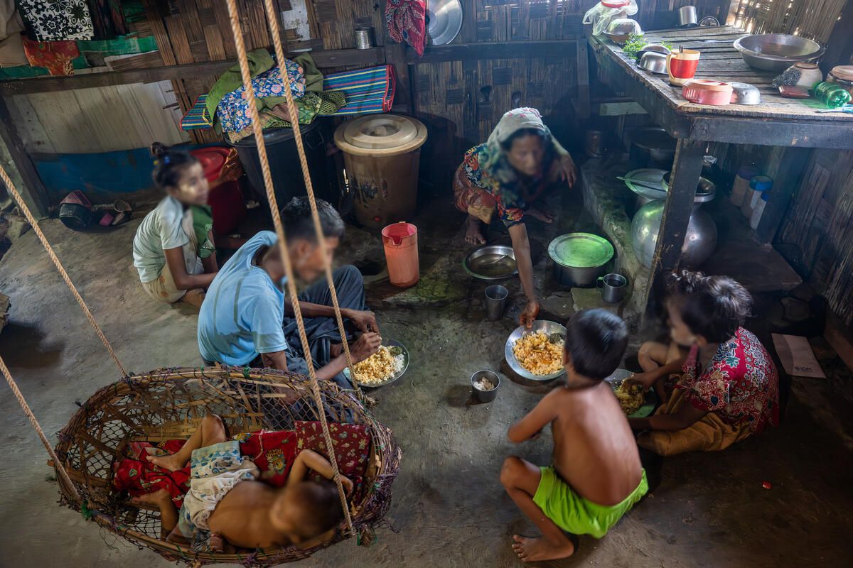 စက်သုံးဆီနှင့် အခြေခံစားသောက်ကုန်ဈေးနှုန်း အဆမတန် မြင့်တက်