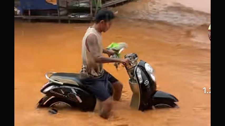 တာချီလိတ်တွင်  ရေဆက်ကြီးနေသဖြင့် ဒေသခံများ ပြောင်းရွှေ့ရန်ပြင်