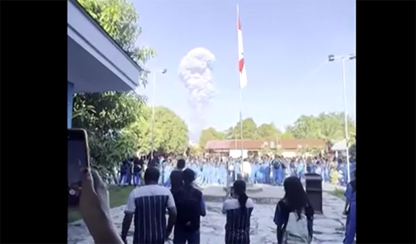 အင်ဒိုနီးရှားတွင် မီးတောင်ပေါက်ကွဲပြီး လူအချို့သေဆုံး၊ ၂၀ ခန့် ပျောက်ဆုံးနေ