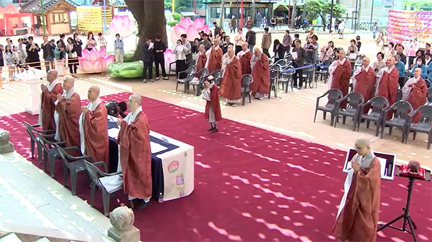 တောင်ကိုရီးယားတွင် ပထမဆုံး ဗုဒ္ဓဘာသာဘုန်းကြီးစက်ရုပ် ရဟန်းခံ
