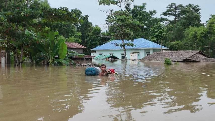 လေးမျက်နှာတွင် ရေကာတာကျိုးပြီး ရုတ်တရက်ရေကြီး၊ လူ ၇,၀၀၀ ခန့် ပြောင်းရွှေ့ရ