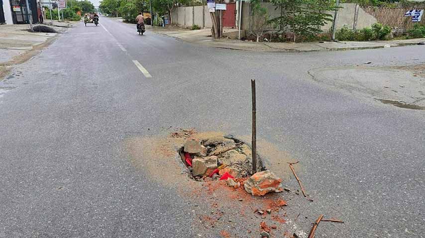 ခိုးဆိုးလုနှိုက်မှုပေါသည့် မန္တလေးတွင် လမ်းပေါ်က မြောင်းဖုံးများပါ အခိုးခံနေရ