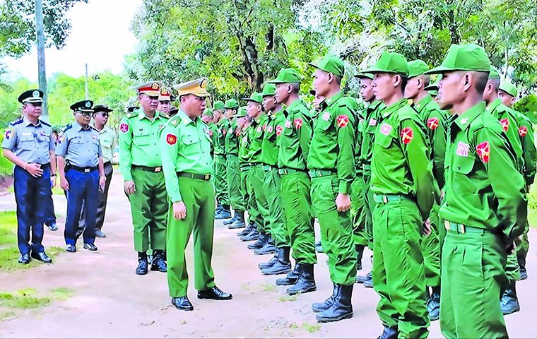 ပြည်သူ့စစ်မှုထမ်းသင်တန်းအမှတ်စဉ် ၂၈ သင်တန်းဆင်းပွဲ (Photo : မြဝတီ)