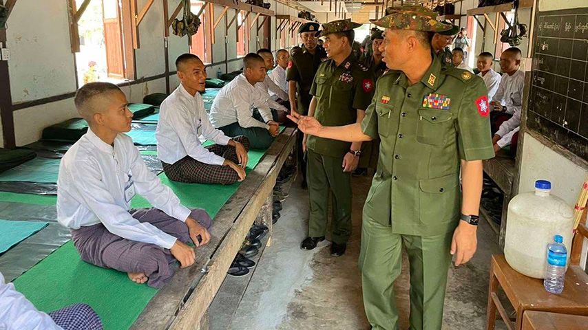ရန်ကုန်တွင် စစ်တပ်က လူမြင်ကွင်း၌ ပေါ်တာဆွဲဖမ်းဆီးမှုများ ပိုလုပ်လာ