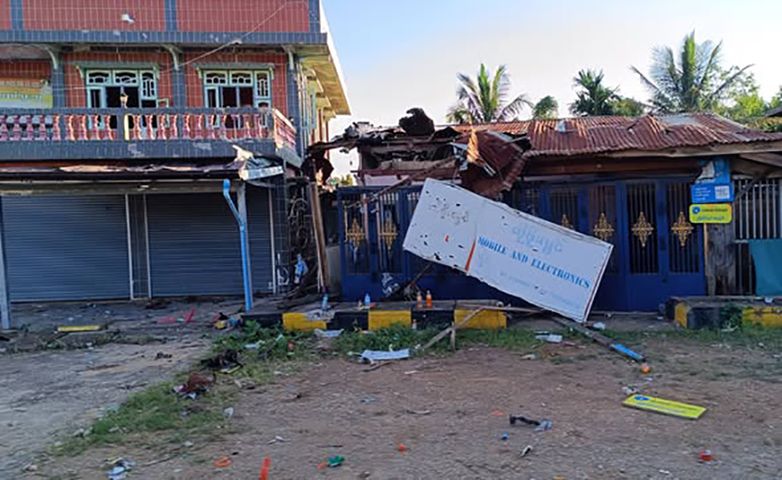 မိုးဗြဲတွင် စစ်တပ်ဗုံးကြဲသဖြင့် ပြည်သူ ၂ ဦးသေဆုံး၊ စစ်ရေးအထူးသတိထားရန် မိုးဗြဲ PDF သတိပေး