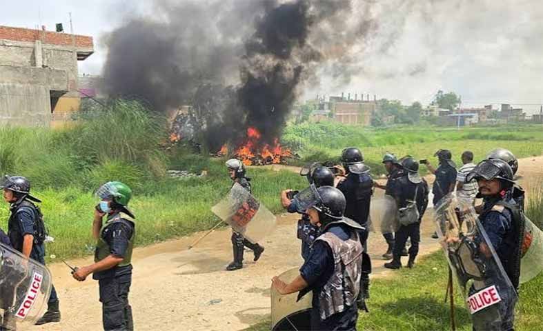 နီပေါနိုင်ငံ မြို့အချို့တွင် ဘာသာရေးပဋိပက္ခမှ အကြမ်းဖက်မှုဖြစ်ပြီး ညမထွက်ရအမိန့်ထုတ် 
