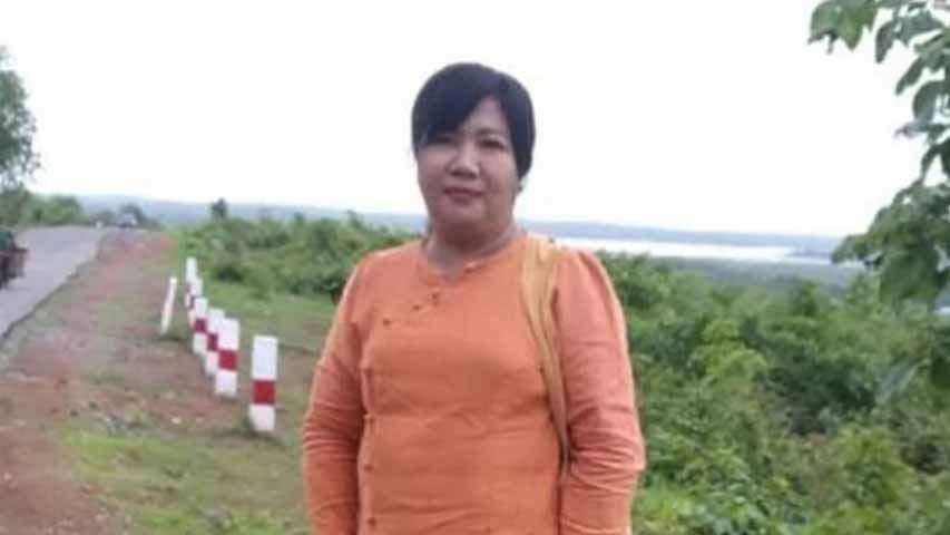 Photo : ဒေါ်တင်တင်နု ဖေ့စ်ဘွတ်ခ် 