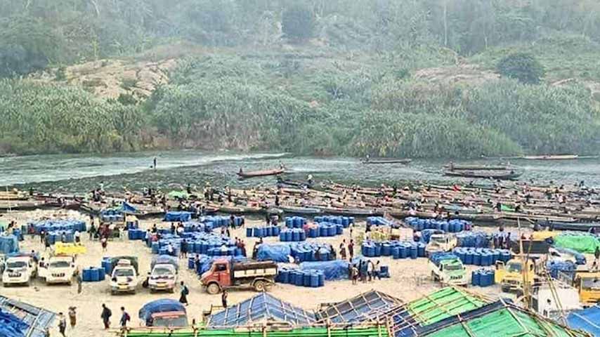 ရခိုင်နှင့် ကုန်သွယ်ဘက် မီဇိုရမ်တွင် စက်သုံးဆီဝယ်ယူခွင့် ကန့်သတ်