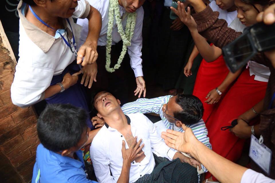 ေက်ာင္းသား႐ုံးထုတ္စဥ္ ကုိခင္လိႈင္ ထပ္မံမူးလဲ