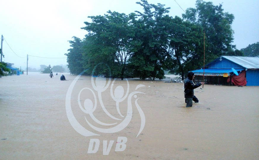 စစ္ေတြ-ရန္ကုန္ ကားလမ္း ေရႀကီး (ဓာတ္ပံု)