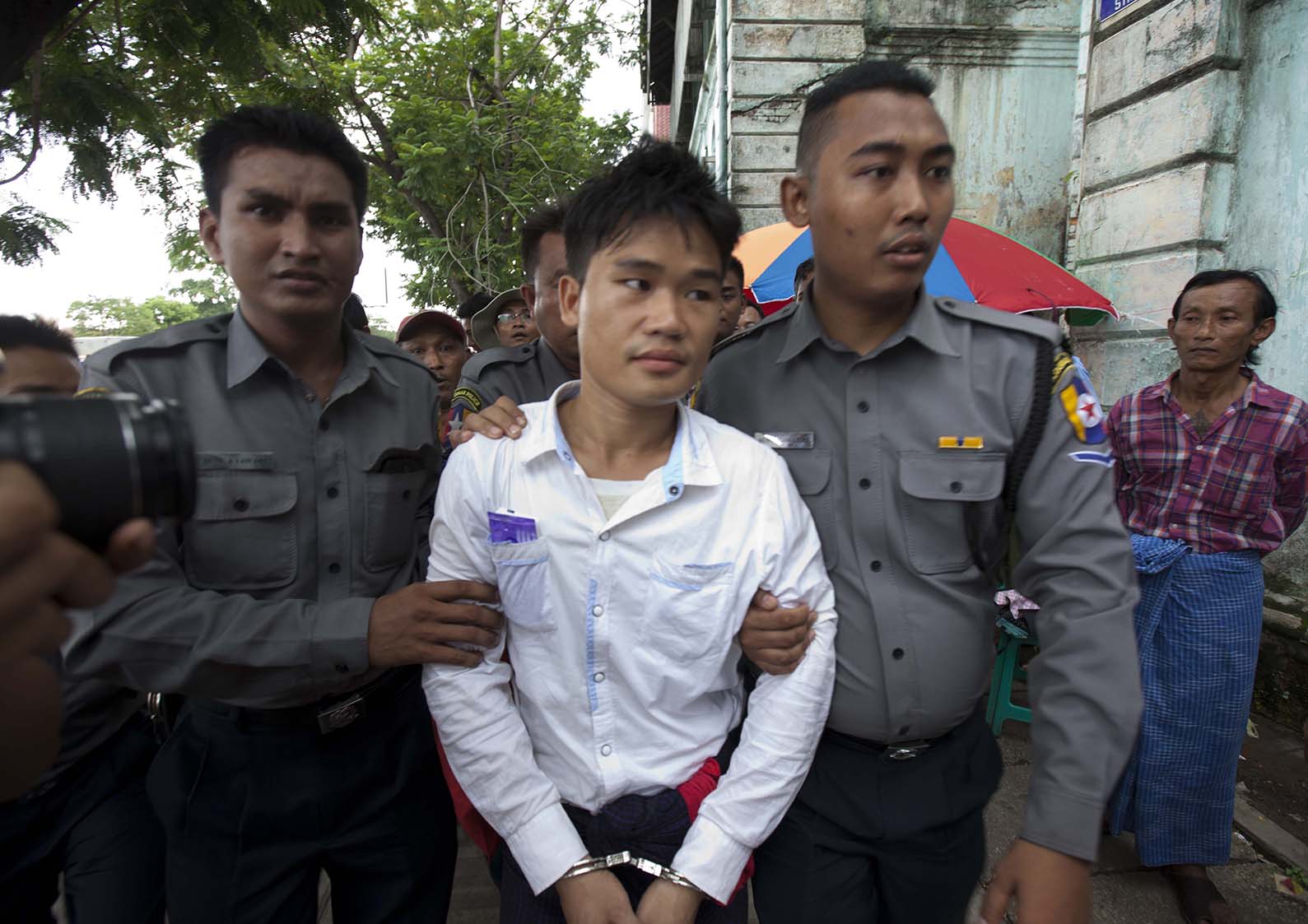 ထရိတ္ဒါးဗုံးခြဲမႈျဖင့္ ေစာျမင့္လြင္ကုိ ေထာင္ဒဏ္ တသက္တကၽြန္းႏွင့္ ၂၅ ႏွစ္ ခ်မွတ္