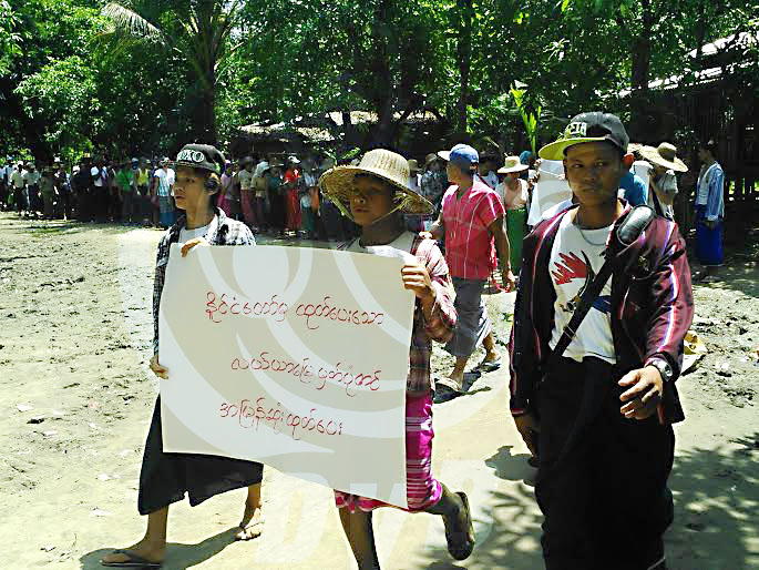 သိမ္းဆည္းယာေျမ ျပန္ရေရး ပန္းတေနာ္လယ္သမား ရာခ်ီ ဆႏၵျပ