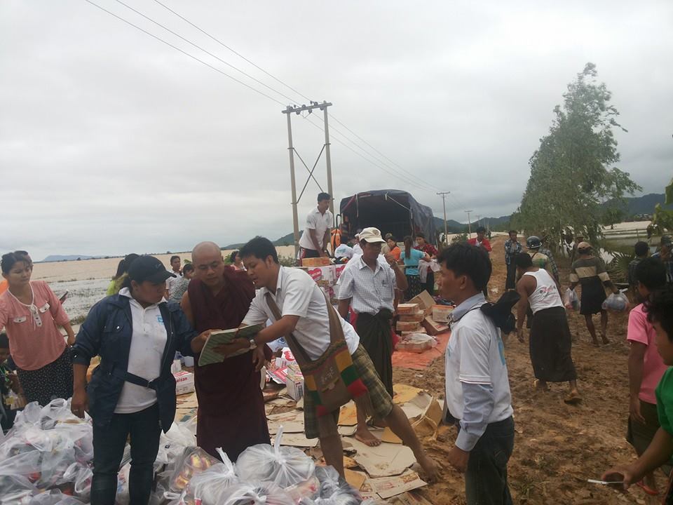 ေကာလင္း ေရေဘးေၾကာင့္ ကယ္ဆယ္ထားရသူ ၈၀၀၀ ေက်ာ္ရွိ