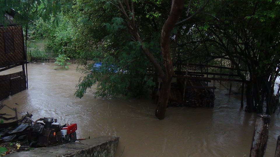 မေကြးတုိင္းတြင္ ေရႀကီးေရလွ်ံ၊ လူဦးေရ ၅၀၀ ခန္႔ ေရေဘးလြတ္ရာေျပာင္းေရႊ႕ (ဓာတ္ပုံ)