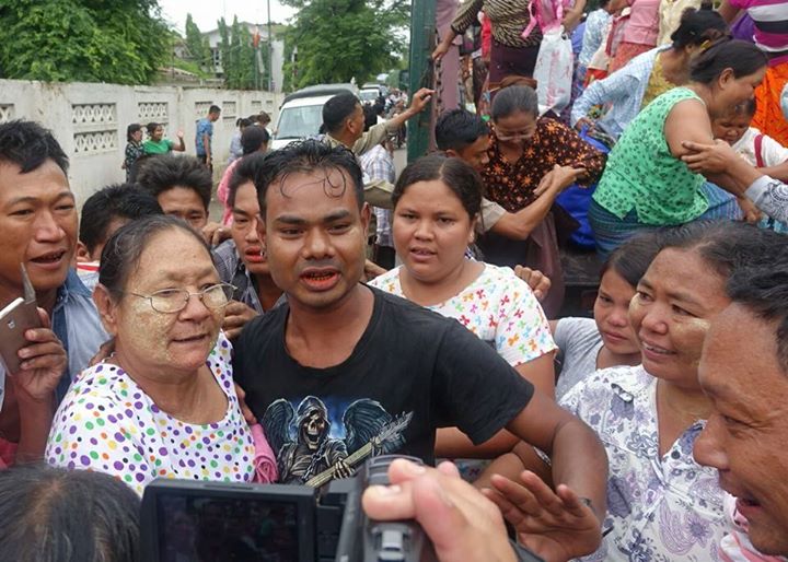 အုိးဘုိေထာင္မွ အက်ဥ္းသားမ်ား ျပန္လြတ္ (ဓာတ္ပုံ)