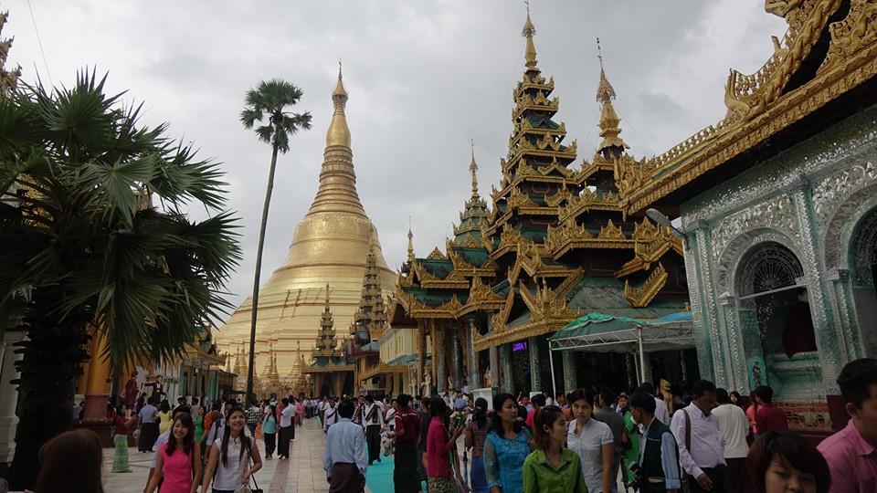 ဝါဆိုလျပည့္ေန႔ (ဓမၼစၾကာေန႔) ေရႊတိဂံုေစတီေတာ္ျမင္ကြင္း (ဓာတ္ပုံ)