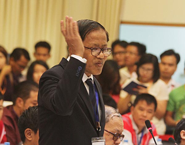 အပစ္ရပ္ေဆြးေႏြးပြဲျဖစ္ၿပီဆိုရင္ အစိုးရဘက္က ထုိးစစ္ေတြက လုပ္လာၿပီီ - ႏိုင္ဟံသာ