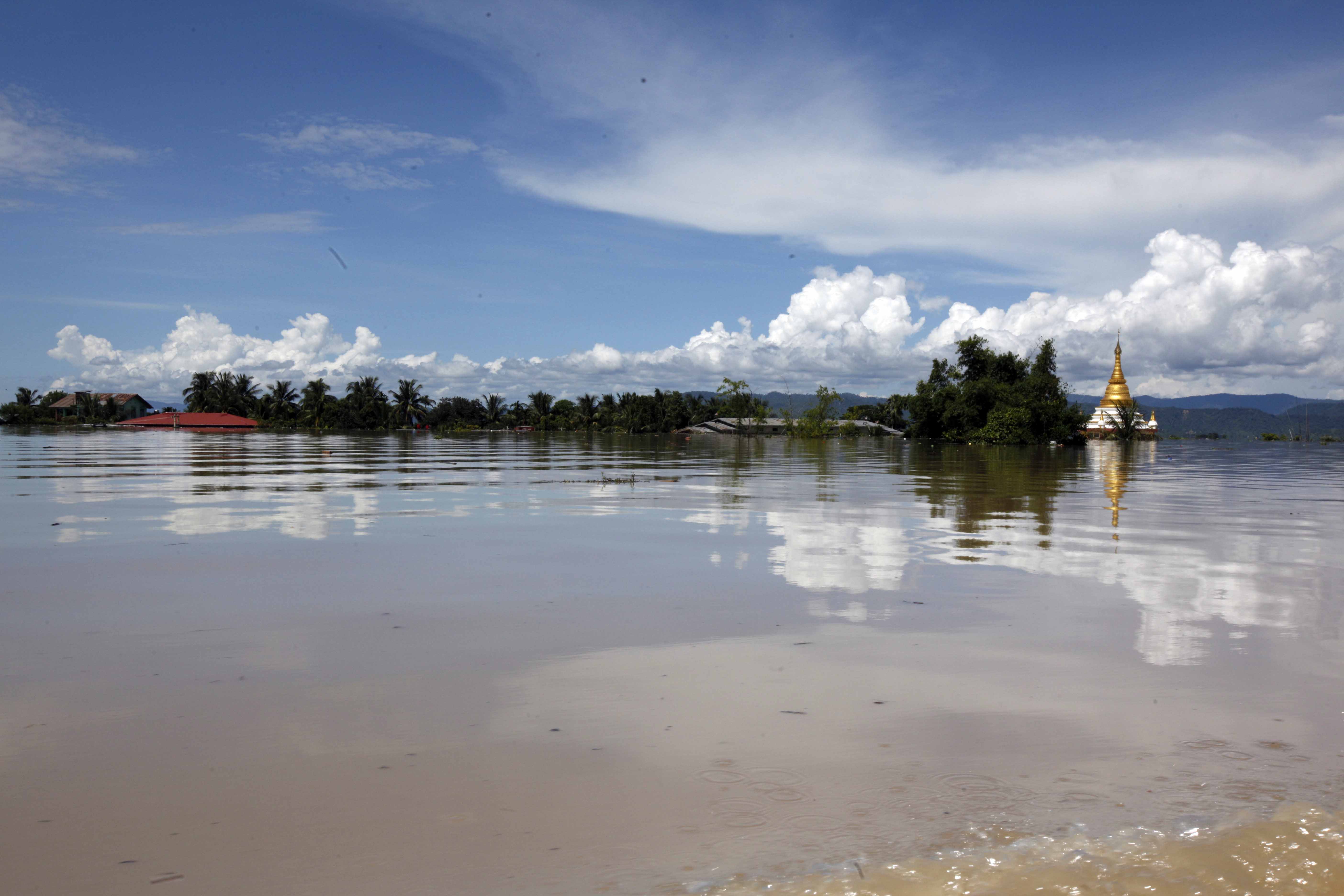 စစ္ကုုိင္းတုုိင္း ကေလးၿမဳိ႕ ေရႀကီးေနမႈ ျမင္ကြင္းမ်ား