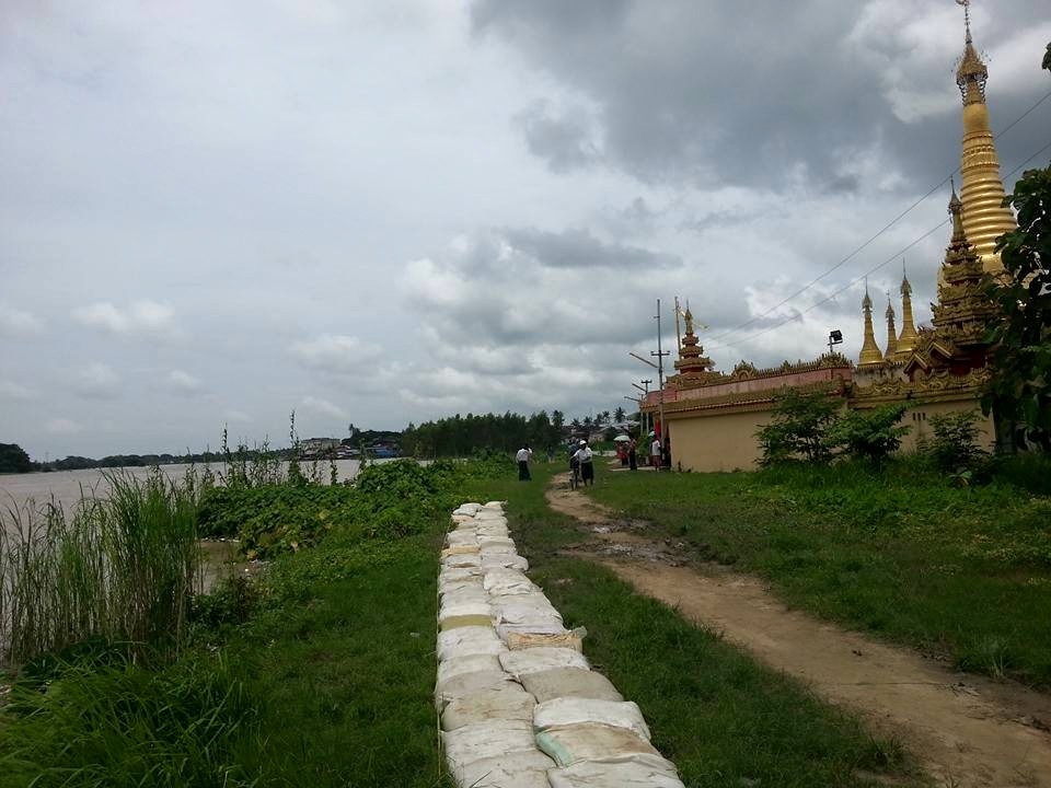 ဟသၤာတၿမိဳ႕ရွိ ဦးပါရဲေစတီေတာ္အား ကမ္းၿပိဳမႈ အႏၱရာယ္မွ ကာကြယ္ (ဓာတ္ပုံ)