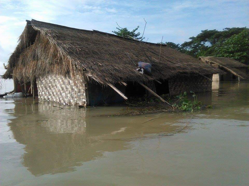 လက္ပံတန္းႏွင့္ သာယာ၀တီခ႐ုိင္ရွိ ေက်းရြာအခ်ဳိ႕ ေရနစ္ျမဳပ္ (သတင္းဓာတ္ပုံ)
