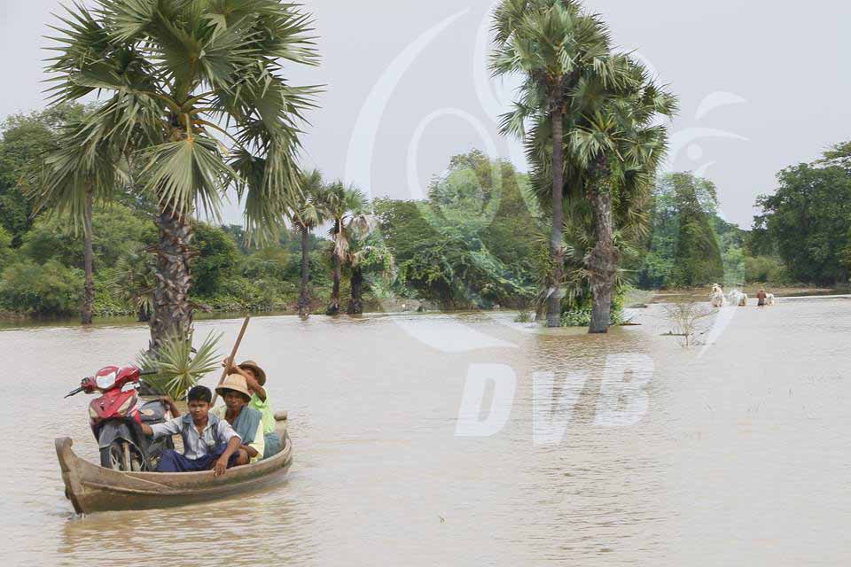 မံုရြာခ႐ိုင္ အရာေတာ္ၿမိဳ႕နယ္ ဆင္တလည္ေက်းရြာတြင္ ေရဝင္ေရာက္ (ဓာတ္ပံု)