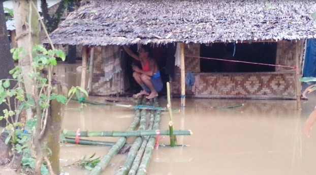 ဧရာ၀တီ ေရေဘးသင့္သူ ၂ သိန္းခြဲေက်ာ္ရွိၿပီး လယ္ဧက ၂ သိန္းခန္႔ ေရျမဳပ္