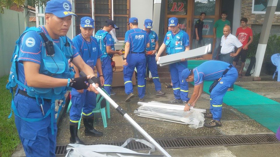 ဟသၤာတ ေရေဘးကယ္ဆယ္ေရးအတြက္ တ႐ုတ္အဖြဲ႔ ျပင္ဆင္ (ဓာတ္ပုံ)