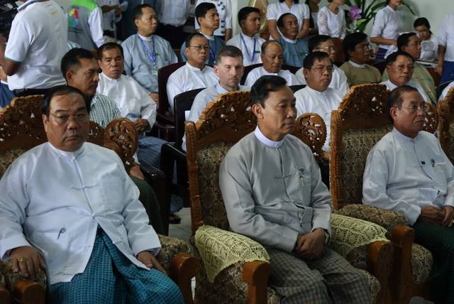 ေရေဘးသင့္ျပည္သူမ်ားအတြက္ အလွဴေငြေပးအပ္ပြဲ သူရဦးေရႊမန္း တက္ေရာက္