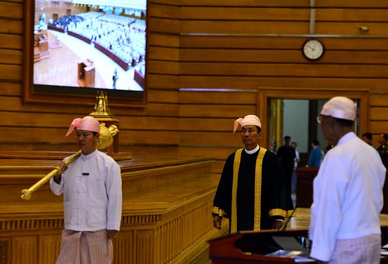 ကိုယ္စားလွယ္ ႐ုပ္သိမ္းဥပေဒ ဆိုင္းခဲ့သည့္ လႊတ္ေတာ္ကို အစိုးရသတင္းစာ ေ၀ဖန္