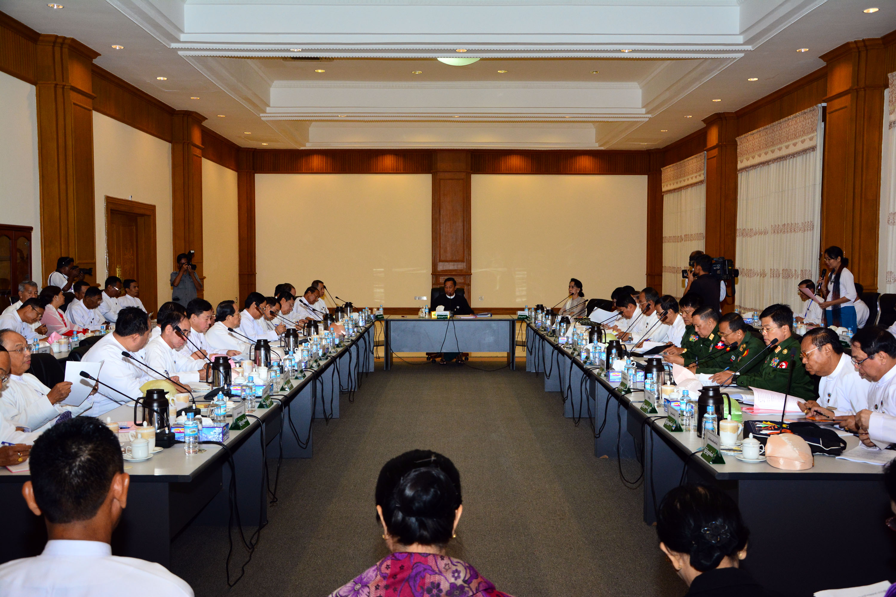 ျပည္သူ႔လႊတ္ေတာ္ဥကၠ႒ သူရဦးေရႊမန္းႏွင့္ လႊတ္ေတာ္ေကာ္မတီဥကၠ႒မ်ား ေတြ႔ဆံု (ဓာတ္ပံု)