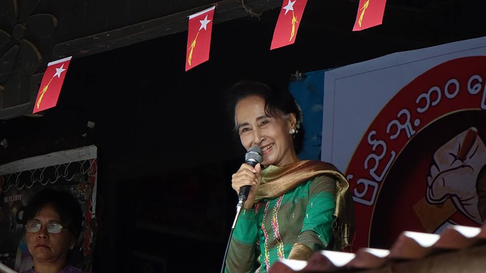 ေဒၚေအာင္ဆန္းစုၾကည္ ဥတၱရသီရိ ေဟာေျပာပြဲ (ဓာတ္ပုံ)