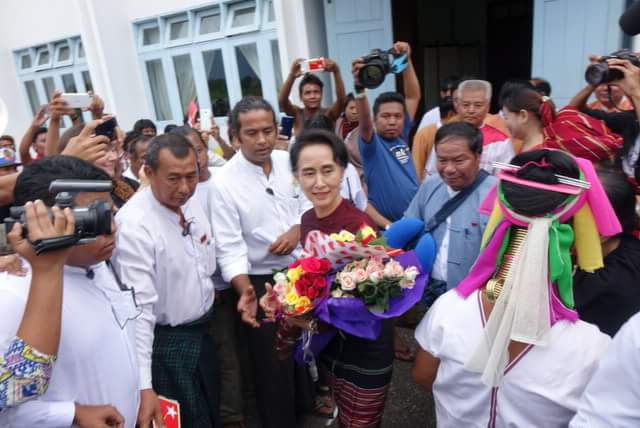 ေဒၚေအာင္ဆန္းစုၾကည္၏ ကယားျပည္နယ္ မဲဆြယ္စည္း႐ုံးေရးခရီးစဥ္ (ဓာတ္ပံု)
