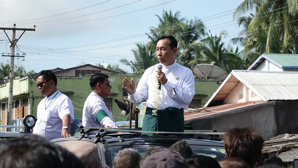 ဦးေရႊမန္း ျဖဴးၿမိဳ႕နယ္တြင္ မဲဆြယ္စည္း႐ုံး (ဓာတ္ပုံ)