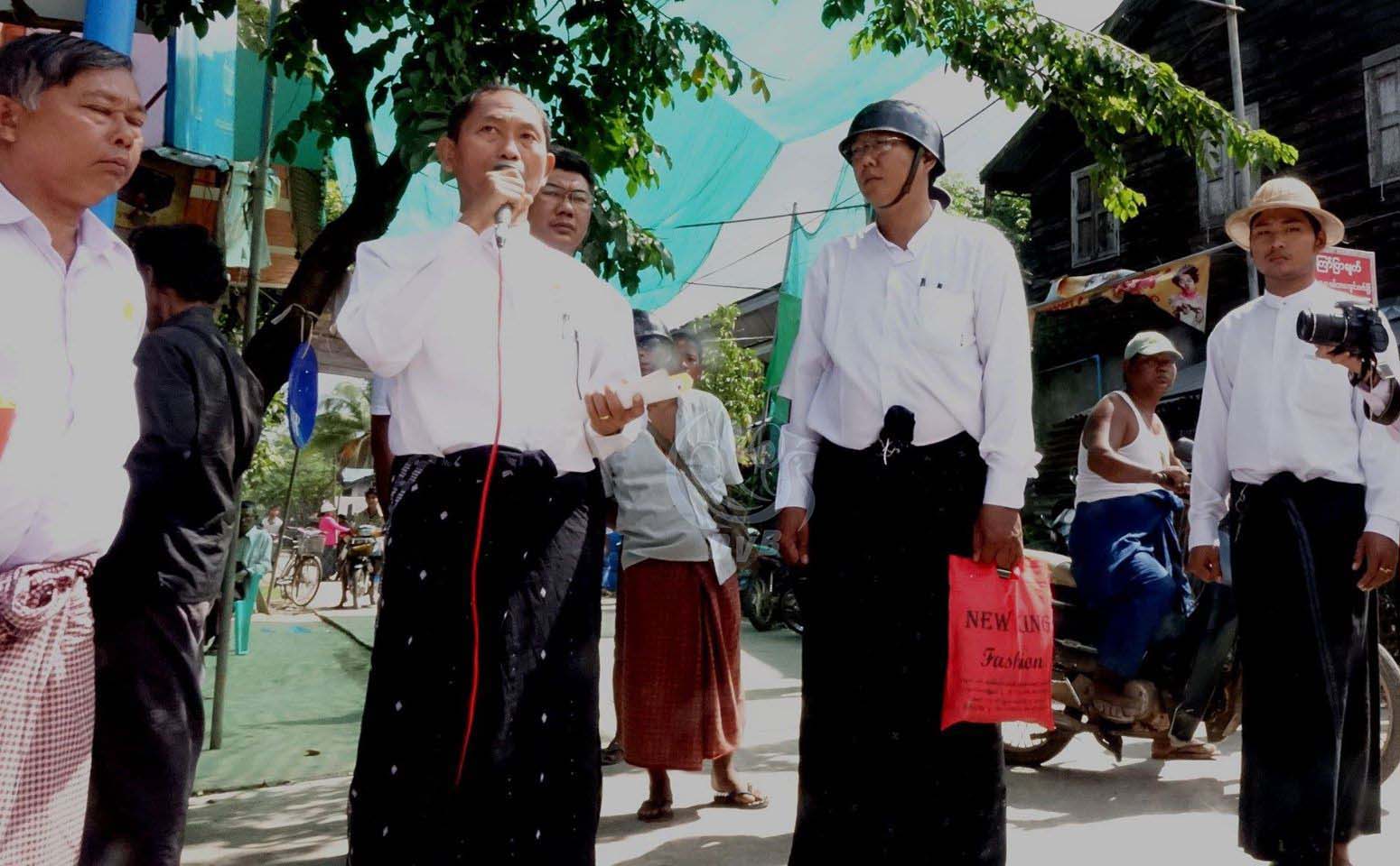 ဧရာ၀တီတုိင္းတြင္ ၈၈ မ်ဳိးဆက္အဖြဲ႔က ေရြးေကာက္ပြဲပညာေပး (ဓာတ္ပုံ)