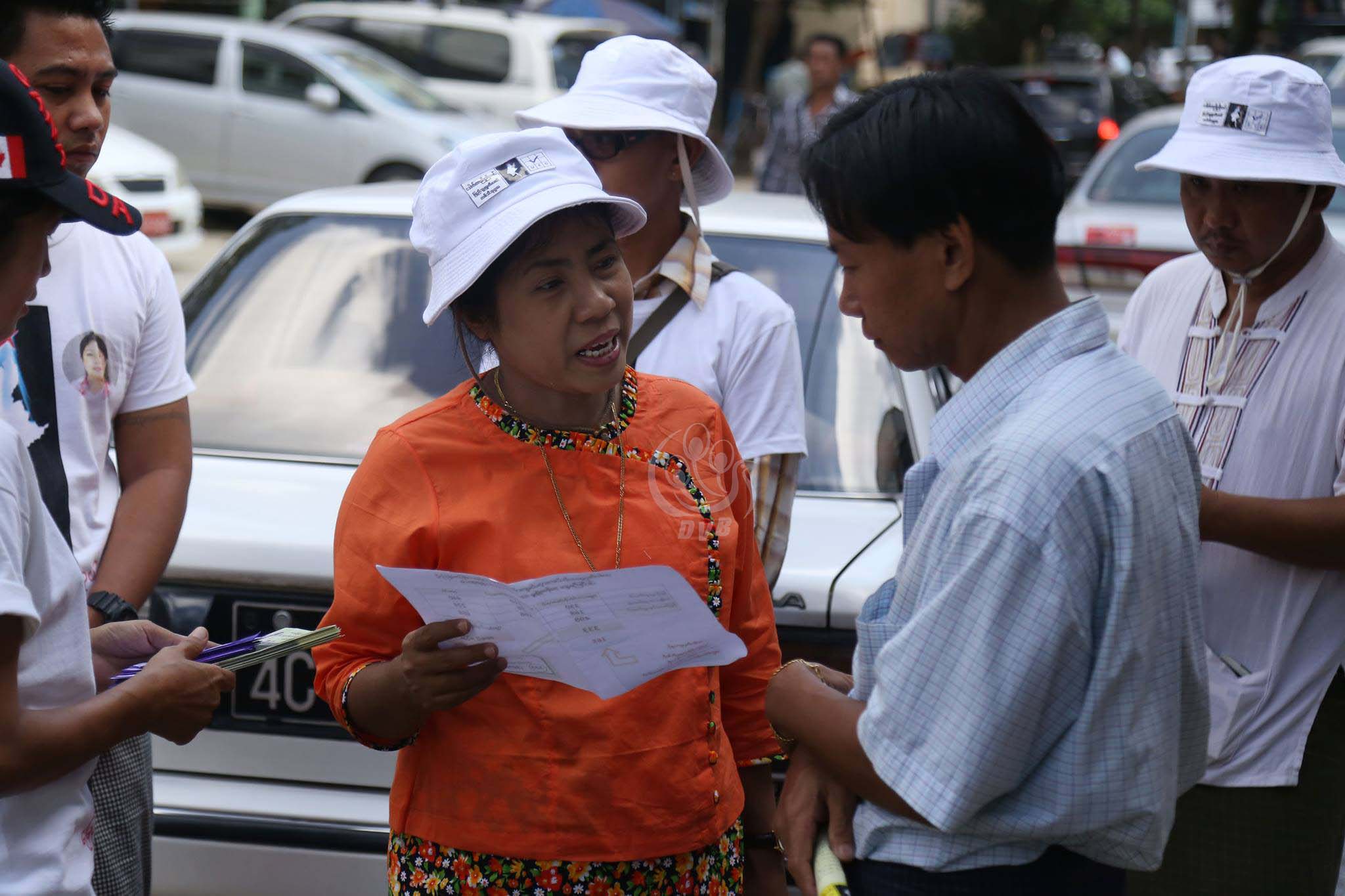 ေဒါက္တာညိဳညိဳသင္း လႊတ္ေတာ္ဖြဲ႔စည္းပံုုႏွင့္ ဆႏၵမဲေပးနည္း လိုုက္လံရွင္းလင္း (ဓာတ္ပံု)