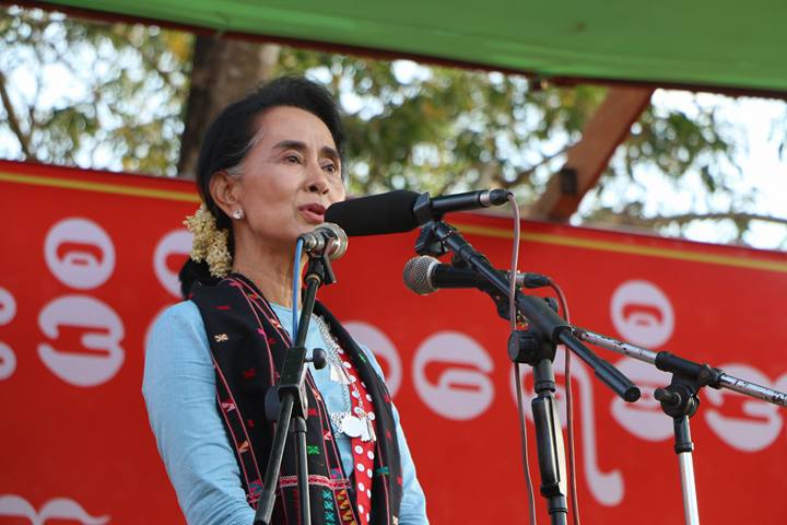ေဒၚေအာင္ဆန္းစုၾကည္ ဝိုင္းေမာ္ၿမိဳ႕ ေဟာေျပာပြဲ ျမင္ကြင္းမ်ား (ဓာတ္ပုံ)
