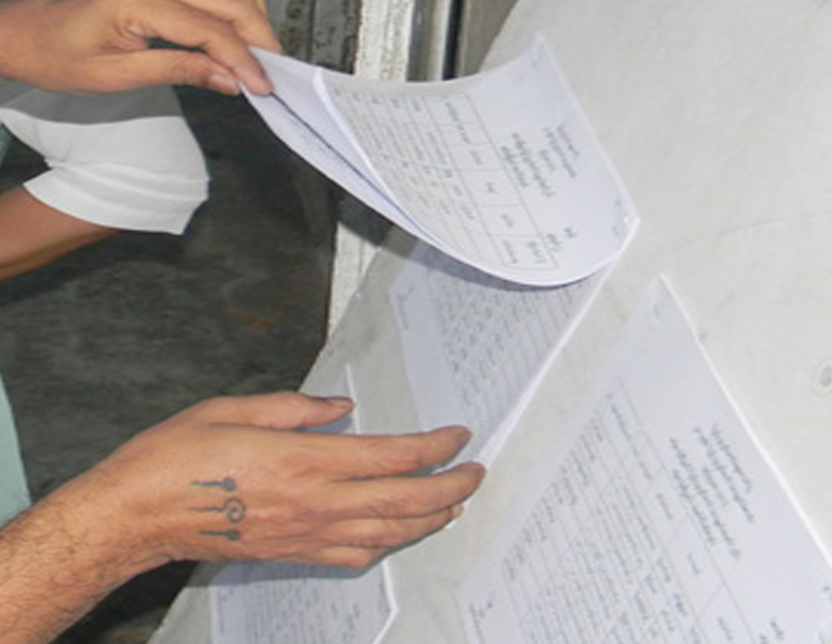 မဲစာရင္းတြင္ မိသားစု၀င္မဟုတ္သူမ်ား ပါ၀င္မႈ ဖိဖိစီးစီးစစ္ၾကရန္ အဖြဲ႔ခ်ဳပ္တုိက္တြန္း