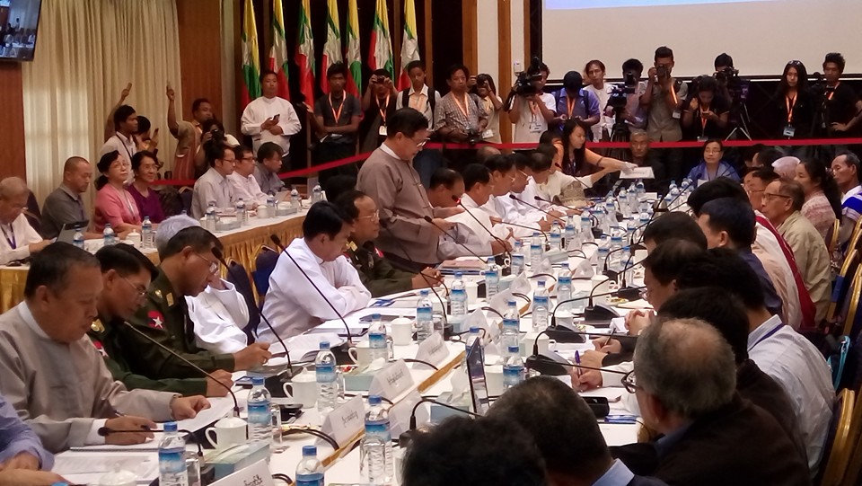 အပစ္ရပ္ လက္မွတ္ေရးထုိးမည့္ရက္ ရန္ကုန္တြင္ ေဆြးေႏြး (ဓာတ္ပုံ)