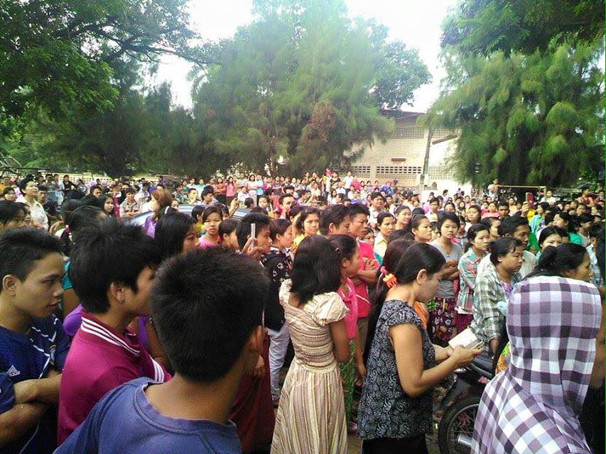 ထုိင္းေရာက္ ျမန္မာေရႊ႕ေျပာင္းလုပ္သားမ်ား ရာခ်ီ ဆႏၵျပ