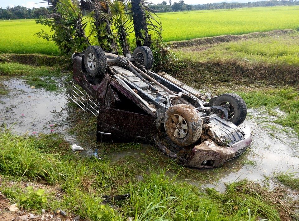 ထား၀ယ္ - ရန္ကုန္ ကားလမ္းတြင္ ကားတစီး တိမ္းေမွာက္ (ဓာတ္ပုံ)