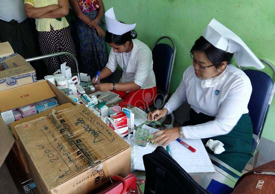 ေကာ့မွဴး စိတ္ေရာဂါေ၀ဒနာရွင္မ်ားကုိ ေဆးကုသမႈျပဳလုပ္ (ဓာတ္ပုံ)