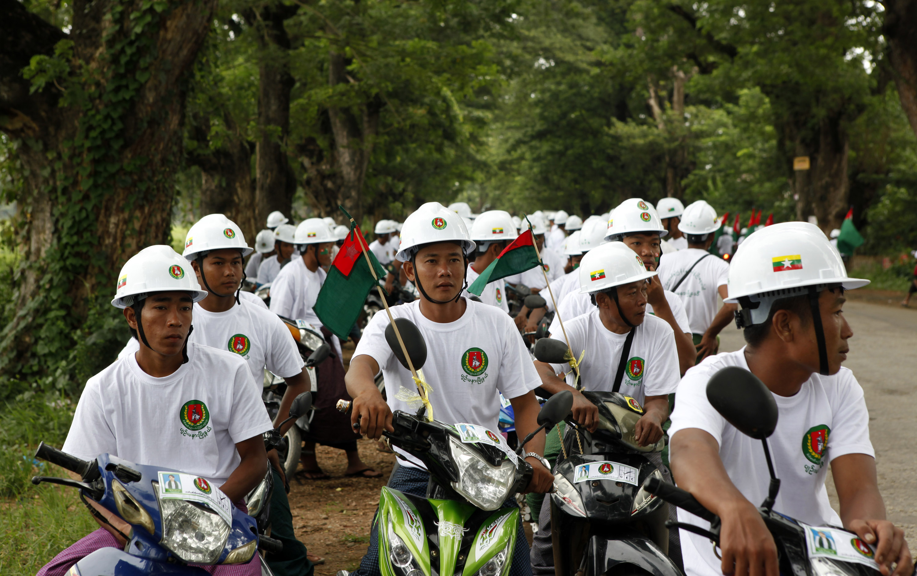 ေနျပည္ေတာ္တြင္ ျပည္ခုိင္ၿဖိဳးပါတီ မဲဆြယ္စည္း႐ုံး (ဓာတ္ပုံ)