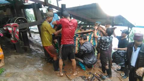 ေမာ္ခ်ီးေဒသတြင္ မိုးသည္းထန္စြာရြာသြန္းၿပီး ေျမၿပိဳမႈေၾကာင့္ ၁၀ ဦး ေသဆံုး