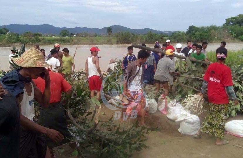 မိုးမ်ားေသာေၾကာင့္ ကသာခ႐ိုင္ ေက်းရြာတခ်ဳိ႕ ေရတိုက္စားခံရ (ဓာတ္ပံု)