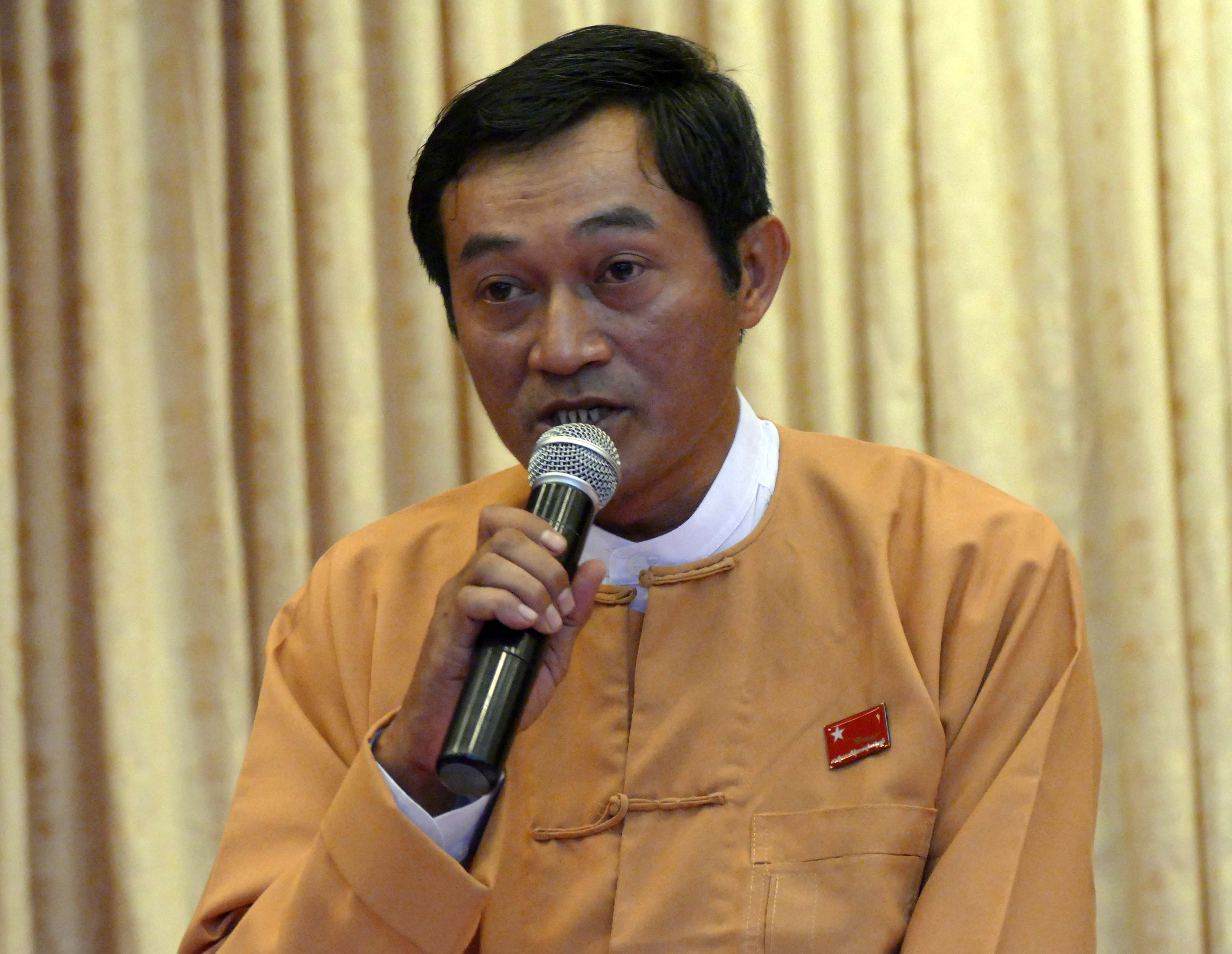 ကိုကိုးကၽြန္းမွာ ျပည္ခိုင္ၿဖဳိးအမတ္ေလာင္းေတြကိုပဲ မဲဆြယ္ခြင့္ေပးထားတယ္ - ဦး၀င္းမင္း