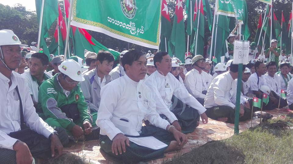 ႀကိဳ႕ပင္ေကာက္ ျပည္ခိုင္ၿဖိဳးပါတီ လူထုေတြ႔ဆံုပဲြ (ဓာတ္ပံု)