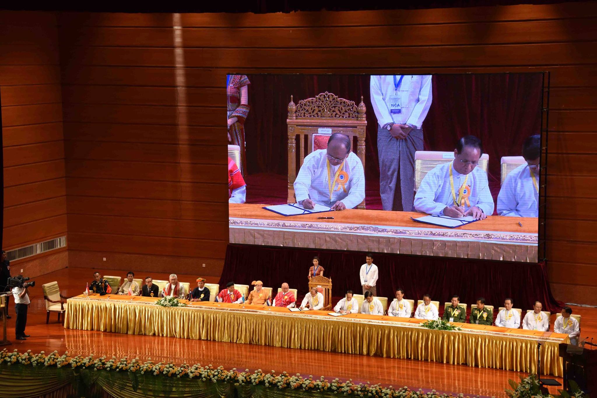 တိုင္းရင္းသား ၈ ဖြဲ႔ အန္စီေအ လက္မွတ္ထိုး၊ ထားရစ္ခဲ့မည့္ သမိုုင္းအေမြဟု သမၼတေျပာၾကား